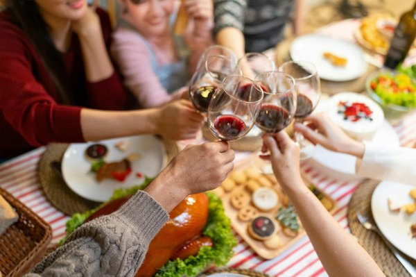 Le camping Artaudois propose-t-il des réductions pour les familles nombreuses ?